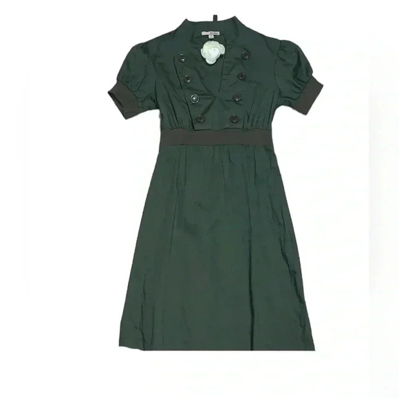 Dresses & Skirts - Green mini dress “Annie” style, capped sleeves , v neck sz small,